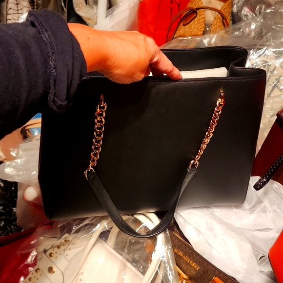 New Michael kors LG Ellis - Picture 3 of 4